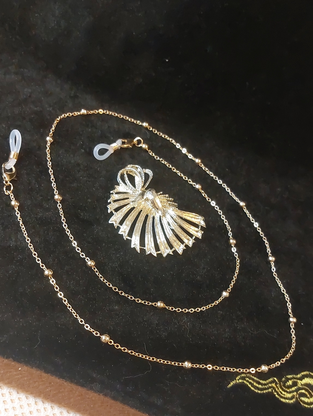 💚3/$25 Vintage Gold Tone Fan Brooch Pin & Satellite Glasses Chain Set